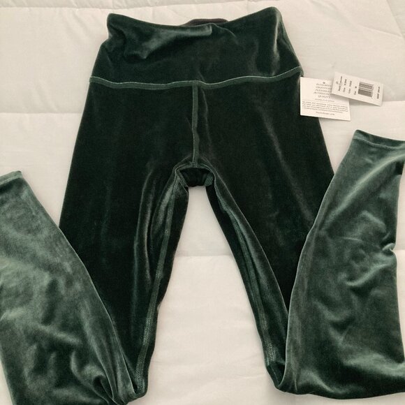 Beyond Yoga green velvet yoga leggings - size Medium - Picture 7 of 8